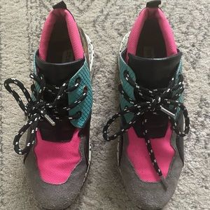 Steve Madden sneakers